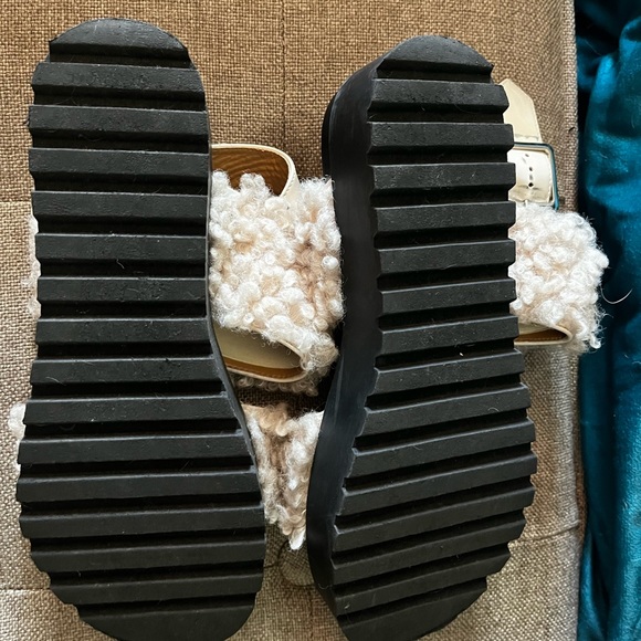 Urban Outfitters Lexi Sherpa sandals - Picture 7 of 7